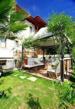 اكياكا Summer Hotel