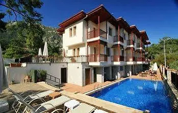 اكياكا Summer Hotel