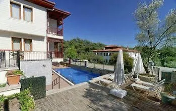 اكياكا Summer Hotel